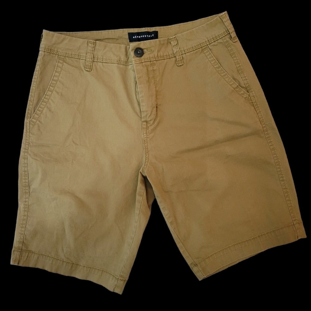 Aeropostale Men's  khaki flat front shorts. SIZE 29